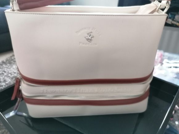 Handbags - Beverly Hills Handbag New handles strap pockets lightweight tactile very pretty